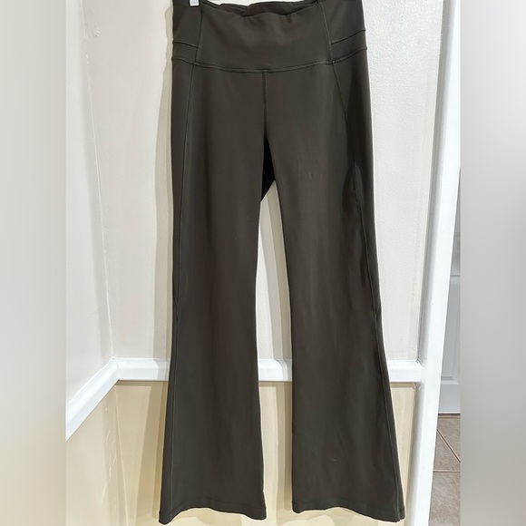 Lululemon Groovy Flare Olive Green - Picture 3 of 7